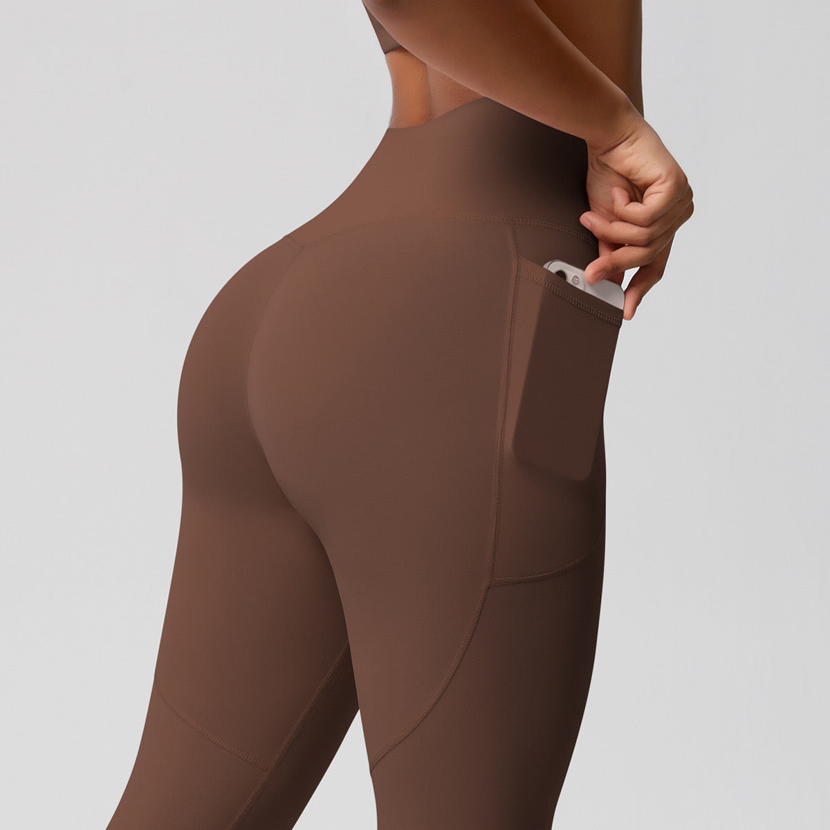 Yoga leggings with phone pocket